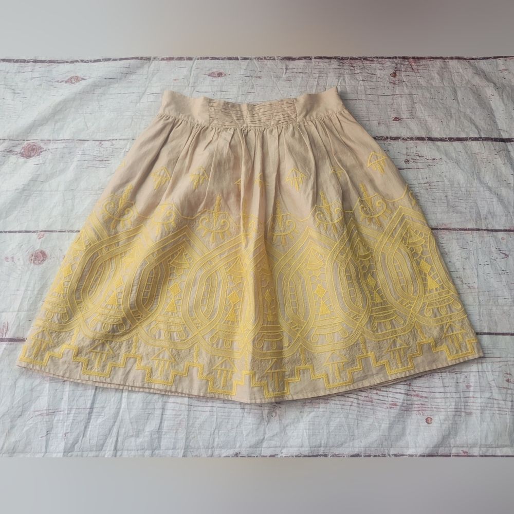 Anthropologie Tiny Embroidered Skirt Size Medium